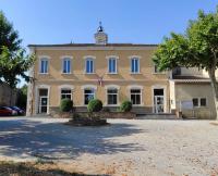 vue de la façade de la mairie d'Aigues-Vives