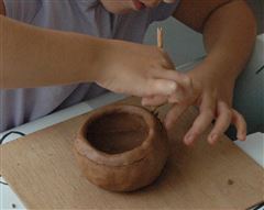 Les mercredis au Musée, on peut s'initier à la poterie, à la peinture pariétale, ou voir des spectacles!