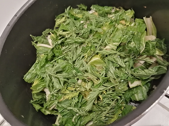 les éléments de la soupe Mesclun vert